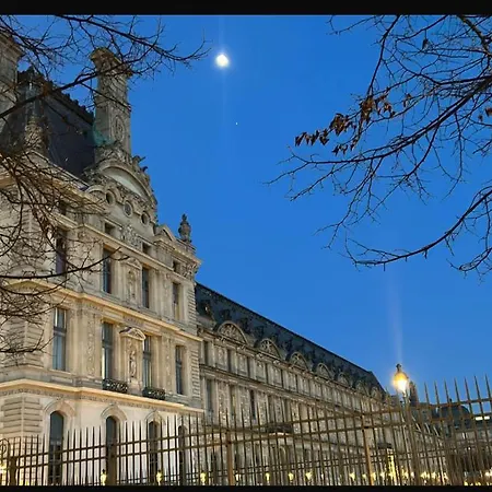 Apartmán Chic Near Louvre & Eiffel Tour