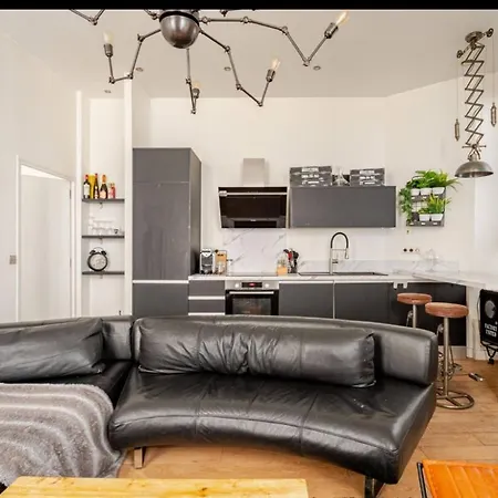 Apartmán Chic Near Louvre & Eiffel Tour