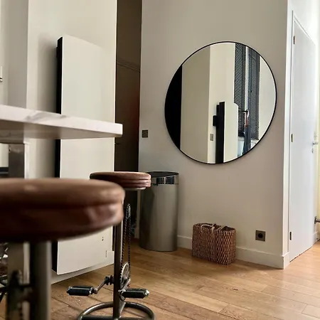 Chic Near Louvre & Eiffel Tour Paris