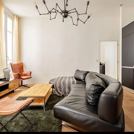 Chic Near Louvre & Eiffel Tour Paris