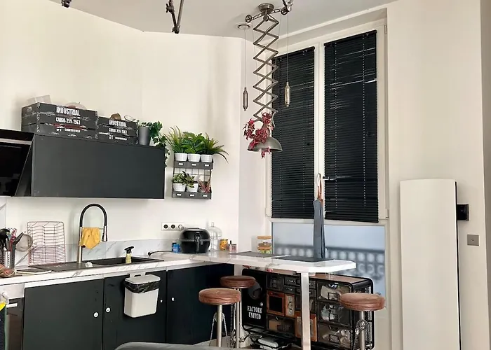 Chic Near Louvre & Eiffel Tour *