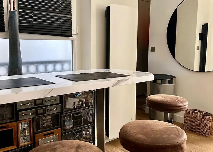 Apartment Chic Near Louvre & Eiffel Tour *