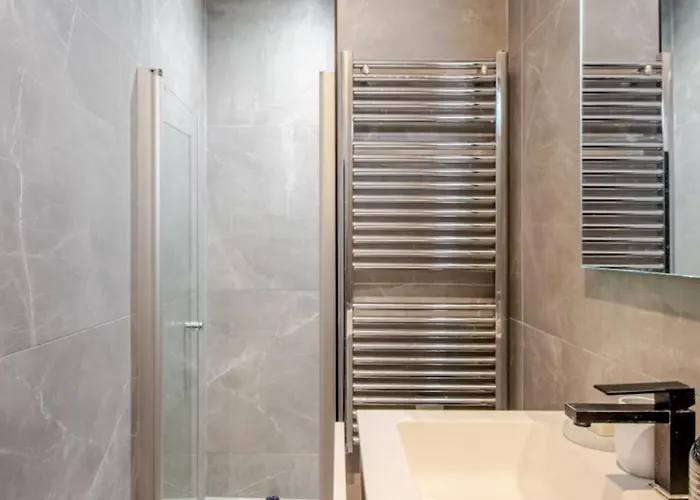 Chic Near Louvre & Eiffel Tour Paris