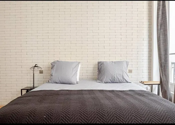 Apartment Chic Near Louvre & Eiffel Tour Paris