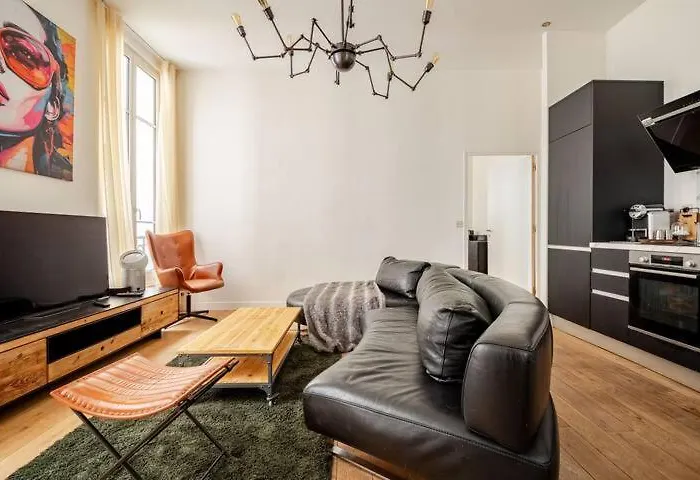 דירה Chic Near Louvre & Eiffel Tour פריז