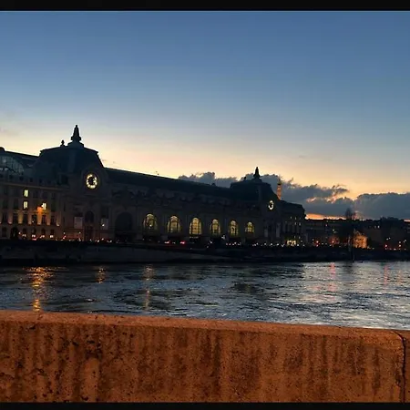 דירה Chic Near Louvre & Eiffel Tour פריז