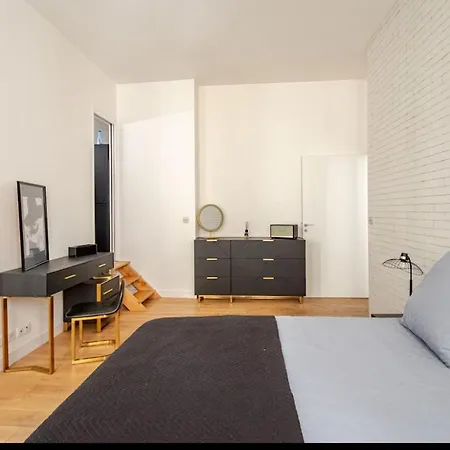 Chic Near Louvre & Eiffel Tour * פריז