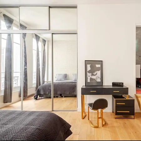 Chic Near Louvre & Eiffel Tour * פריז